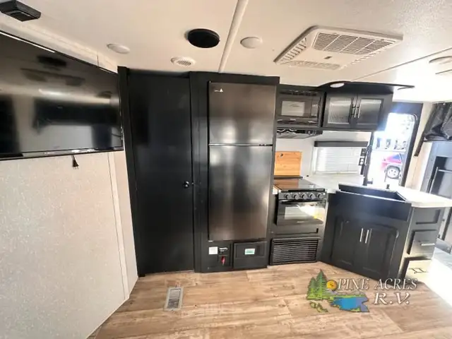 2021 Forest River RV Cherokee 294GEBG Rear Bunks in Travel Trailers & Campers in Truro - Image 45