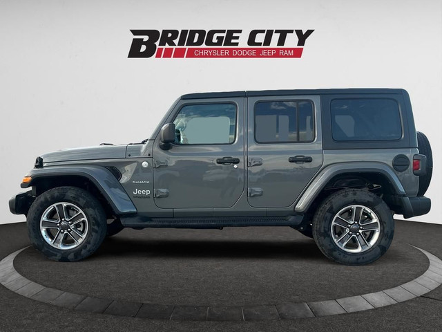 2022 Jeep Wrangler Unlimited Sahara - Navigation in Cars & Trucks in Lethbridge - Image 2