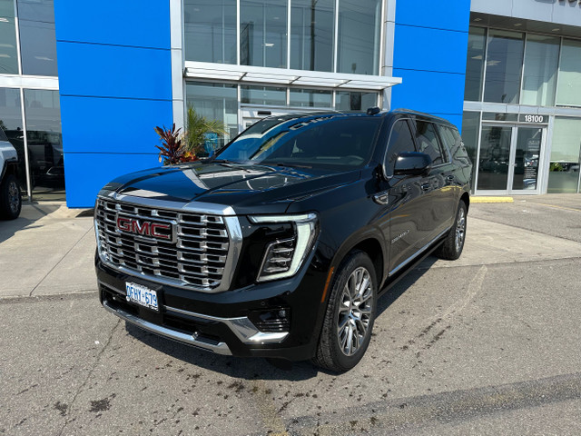 2025 GMC Yukon XL Denali in Cars & Trucks in Markham / York Region