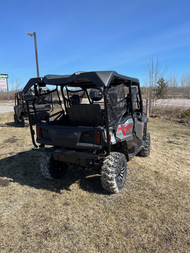 2025 Honda PIONEER 1000 5P SPECIAL EDITION in ATVs in Barrie - Image 4