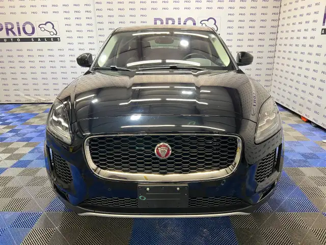 2020 Jaguar E-PACE dans Autos et camions dans Ottawa - Image 9