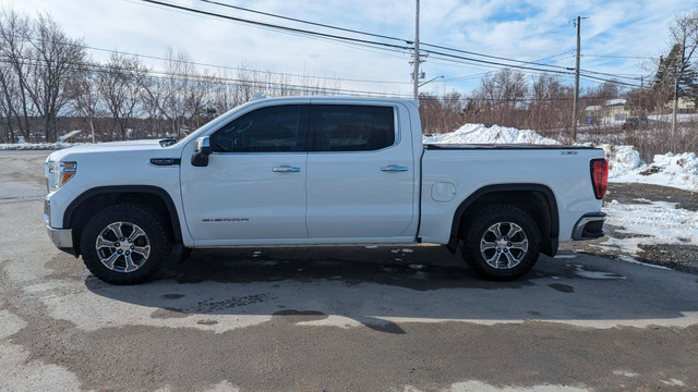 2021 GMC Sierra 1500 SLT in Cars & Trucks in Miramichi - Image 2