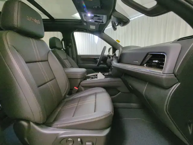 2025 Chevrolet Suburban High Country in Cars & Trucks in Dartmouth - Image 28