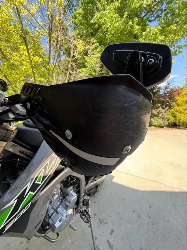 2024 KAWASAKI KLX 300-GRAY! in Dirt Bikes & Motocross in Saskatoon - Image 5