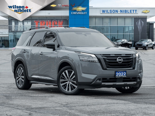 2022 Nissan Pathfinder Platinum 4WD in Cars & Trucks in Markham / York Region