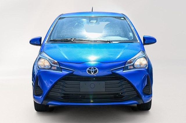 2019 Toyota Yaris Hatchback LE | Caméra Recul | Sièges Chauffant in Cars & Trucks in City of Montréal - Image 2