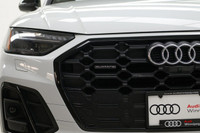 It's easy to see why the Q5 is one of the best selling SUV's in it's class! This Carfax 1 owner, loc... (image 2)