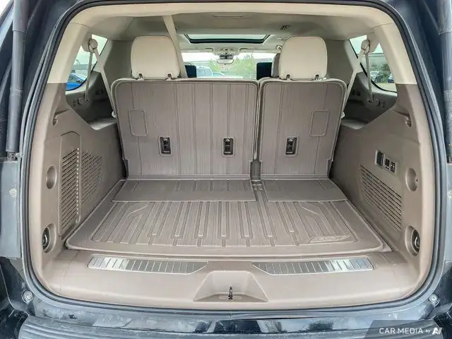 2023 GMC Yukon XL Denali 4x4 DIESEL Sunroof Nav Power Boards in Cars & Trucks in St. Albert - Image 16