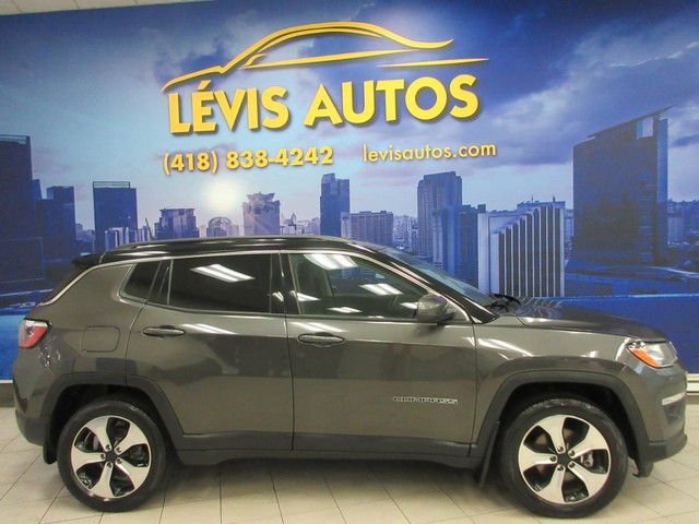 JEEP COMPASS 2018 ALTITUDE AWD CUIR + VOLANT CHAUFFANT CAMERA RE in Cars & Trucks in Lévis