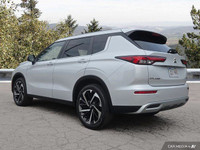 Recent Arrival! 2022 Mitsubishi Outlander LE 2.5L 4-Cylinder DOHC 4WD 4WD, 3rd row seats: split-benc... (image 3)