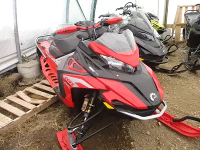 2022 Lynx Rave Re has 2300 miles and expired warranty 137-1.5 ice track Engine Type: Rotax® 850 E-TE...