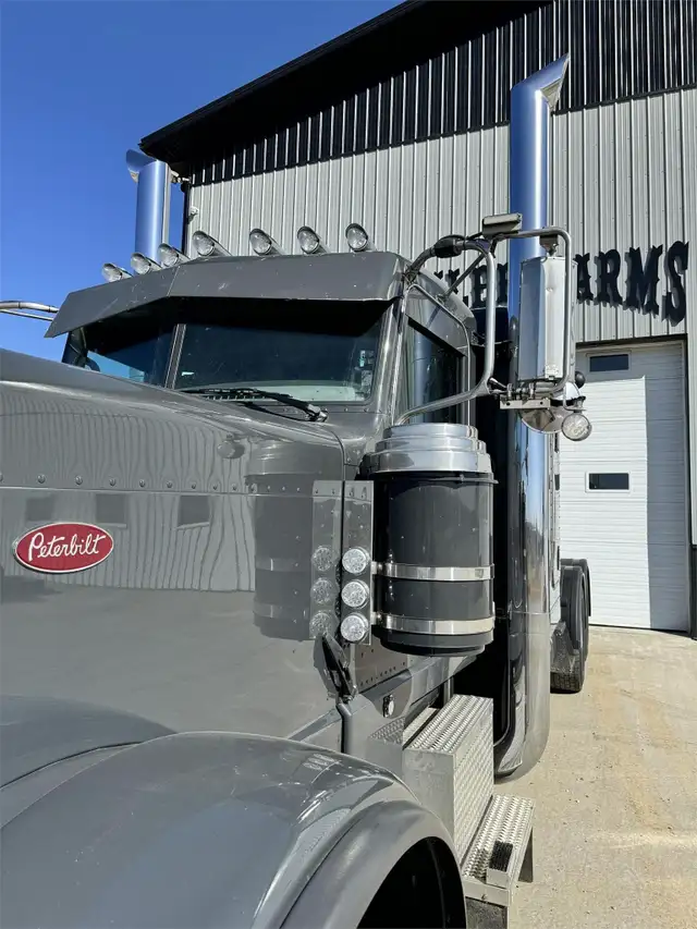 2022 PETERBILT 389 in Heavy Trucks in Kamloops - Image 14