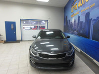 KIA OPTIMA 2018 LX / INTÉRIEUR EN TISSU NOIR CHAUFFANT / BLUETOOTH / MAGS SUR PNEUS HIVER AVEC SEULE... (image 3)