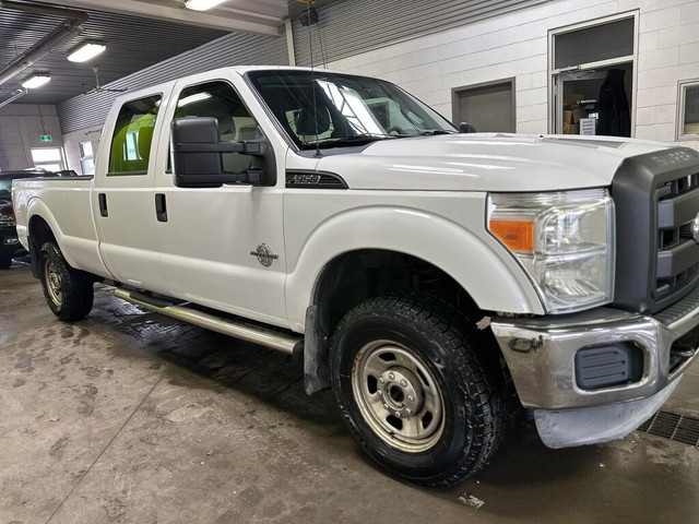  2011 Ford F-350 4WD Crew Cab POWER STOKE in Cars & Trucks in Laval / North Shore - Image 2