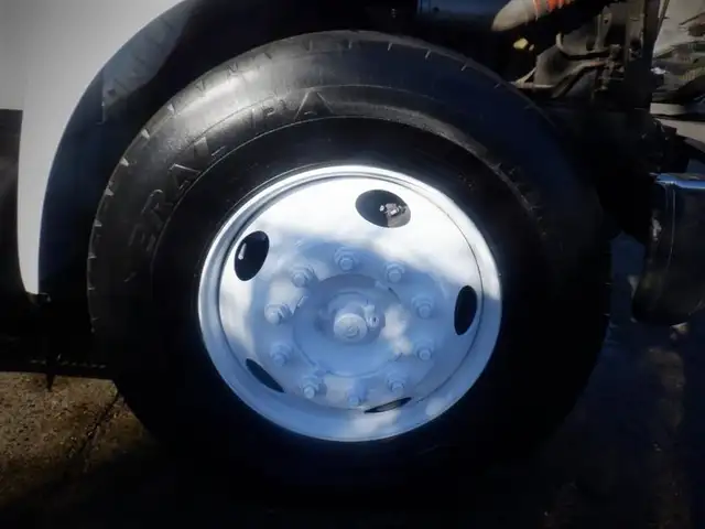 2006 ford F-650 Vacuum Truck 2WD Diesel in Heavy Trucks in Richmond - Image 39