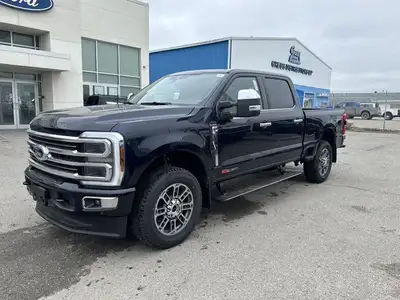 This Ford Super Duty F-350 SRW delivers a Intercooled Turbo Diesel V-8 6.7 L/406 engine powering thi...