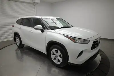 WIND CHILL PEARL, ALL WHEEL DRIVE, REAR SPOILER, HEATED FRONT SEATS, ADAPTIVE CRUISE CONTROL, LANE D...