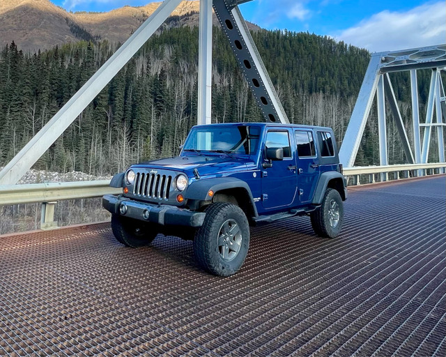 Jeep Wrangler 4door limited Mountain edition!!! Drives great!! In super condition!!!!