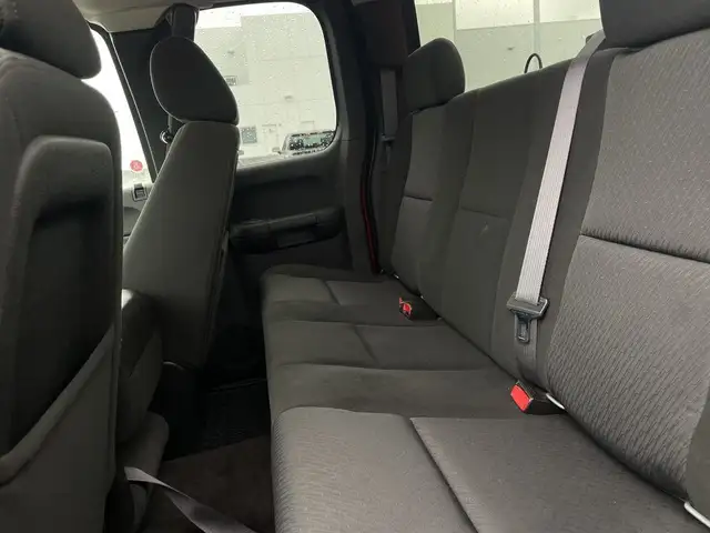 2011 Chevrolet Silverado 1500 LS Cheyenne Edition in Cars & Trucks in Calgary - Image 21