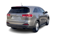 Heated Front Seats, Backup Camera, Cloth, AWD, Bluetooth, AWD, Brake assist, Electronic Stability Co... (image 9)