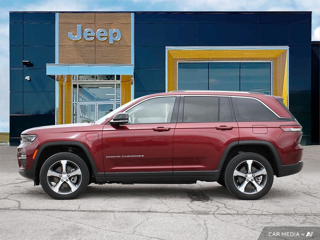 2023 Jeep Grand Cherokee 4xe Plug In Hybrid | Rear Screens |... in Cars & Trucks in Kitchener / Waterloo - Image 3