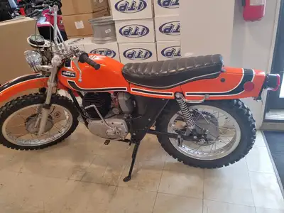 . 1972 OSSA PIONNER AMERICAN ENDURO 250CC MOTO DE COLLECTION OSSA PIONNER 250CC 1972 REFAIT A NEUF D...