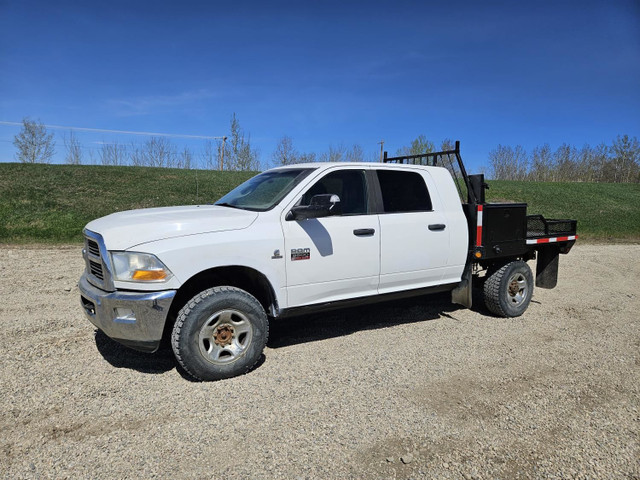 2012 Dodge 3500 HD Mega Cab in Cars & Trucks in Edmonton