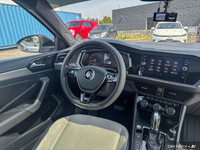 KBB.com 10 Best Sedans Under $30,000. This Volkswagen Jetta boasts a Intercooled Turbo Regular Unlea... (image 8)