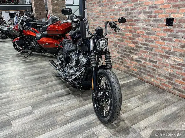 2025 Harley-Davidson FXBB - Street Bob FXBB STREET BOB in Street, Cruisers & Choppers in Calgary - Image 4