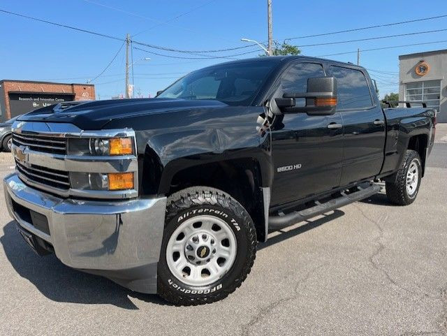 2018 Chevrolet Silverado 2500HD 4WD-6.6L DURAMAX DIESEL-CREW CAB in Cars & Trucks in City of Toronto
