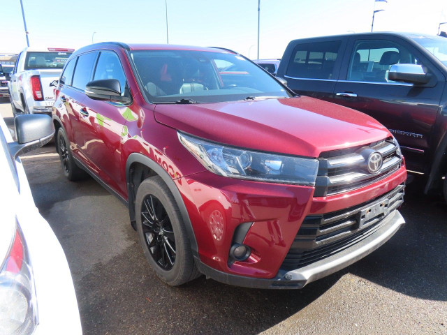 2019 Toyota Highlander in Cars & Trucks in Lethbridge