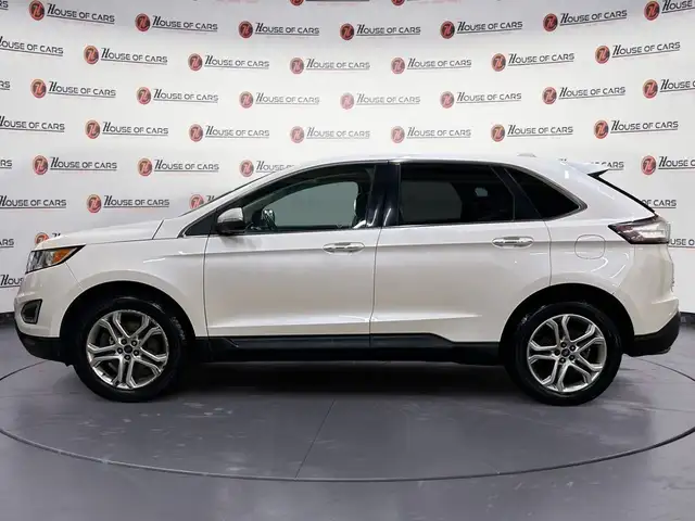 2017 Ford Edge Titanium AWD / Panoramic Sunroof in Cars & Trucks in Calgary - Image 3