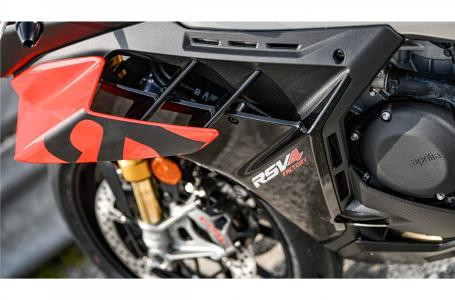 2022 Aprilia RSV4 FACTORY in Street, Cruisers & Choppers in Delta/Surrey/Langley - Image 2