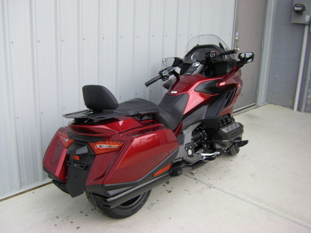 2018 Honda Goldwing 1800 ABS $155 B/W OAC in Touring in Edmonton - Image 3