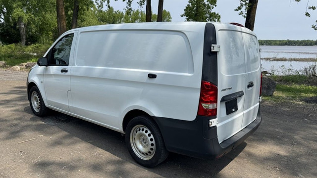 2017 Mercedes-Benz Metris fourgonnette utilitaire 126 in Cars & Trucks in Laval / North Shore - Image 3