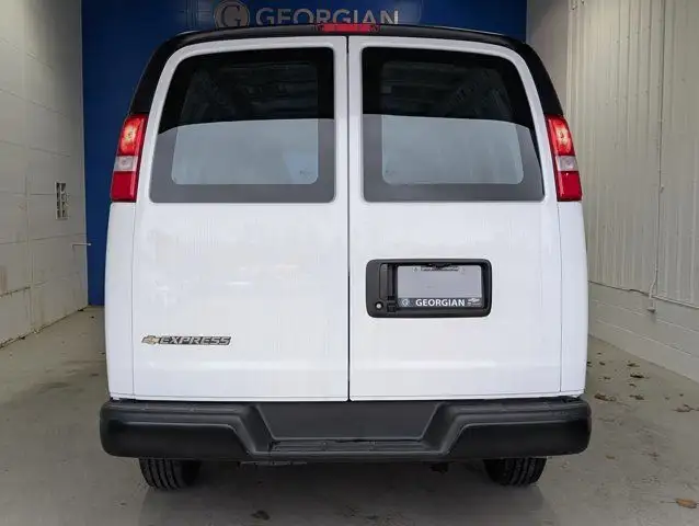 2024 Chevrolet Express Cargo Van - Power/Driver Convenience Pkg dans Autos et camions dans Barrie - Image 11