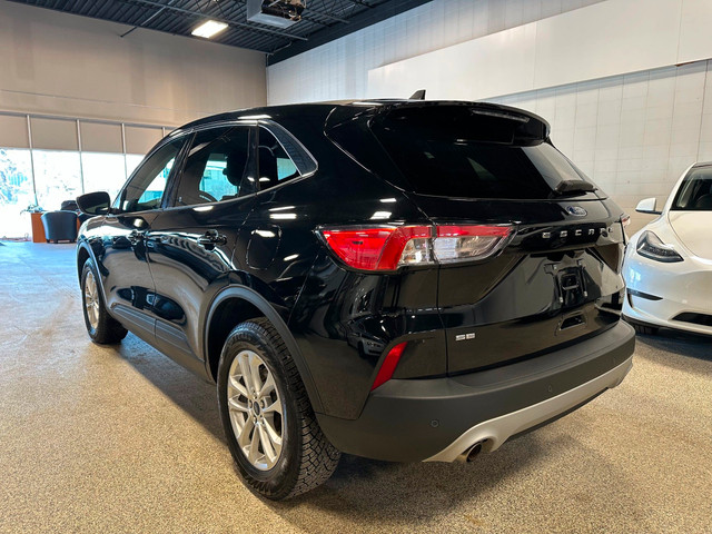 2022 Ford Escape SE Hybrid HYBRID in Cars & Trucks in Calgary - Image 3