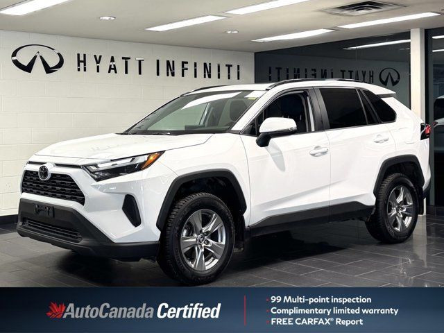 2022 Toyota RAV4 XLE - No Accidents | Apple CarPlay | Sunroof in Cars & Trucks in Calgary