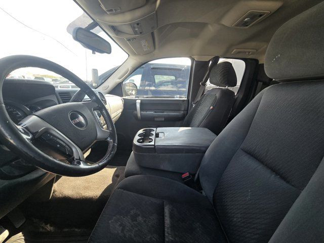 2009 GMC Sierra 2500HD WT in Cars & Trucks in Grande Prairie - Image 4