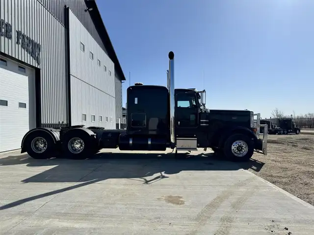 2022 PETERBILT 389 in Heavy Trucks in Kamloops - Image 8