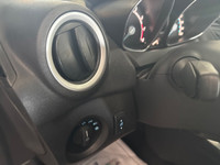 Vitres électriques, Portes électriques, Direction assistée, Régulateur de vitesse, Rétroviseurs élec... (image 9)