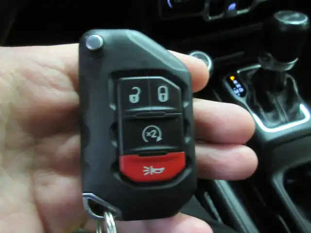 JEEP WRANGLER 2023 UNLIMITED SAHARA 4X4 GPS CUIR CAMERA 38900 KM in Cars & Trucks in Lévis - Image 22