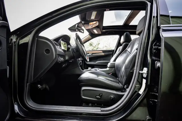 2022 Chrysler 300 S • SUNROOF • NAV • HEATED LEATHER • PREM. AUD in Cars & Trucks in Kingston - Image 30