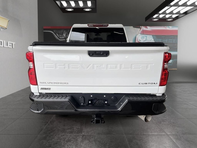 2023 Chevrolet Silverado 2500HD CUSTOM CREW CAB 4WD in Cars & Trucks in Saint-Hyacinthe - Image 3