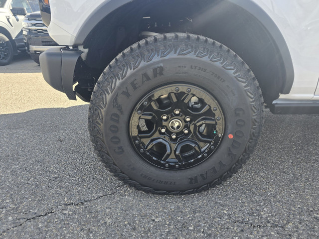 2025 Ford Bronco BADLANDS | BLACK APPPKG | SASQUATCH PKG | BLIS in Cars & Trucks in Calgary - Image 4