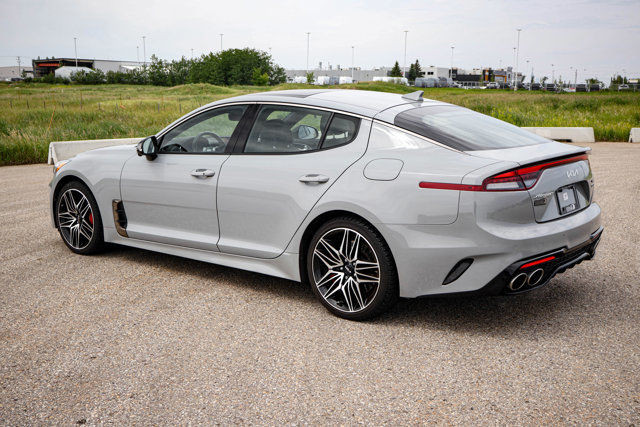2022 Kia Stinger ELITE LOADED EDITION LEATHER SUNROOF LOW KMS in Cars & Trucks in Strathcona County - Image 2