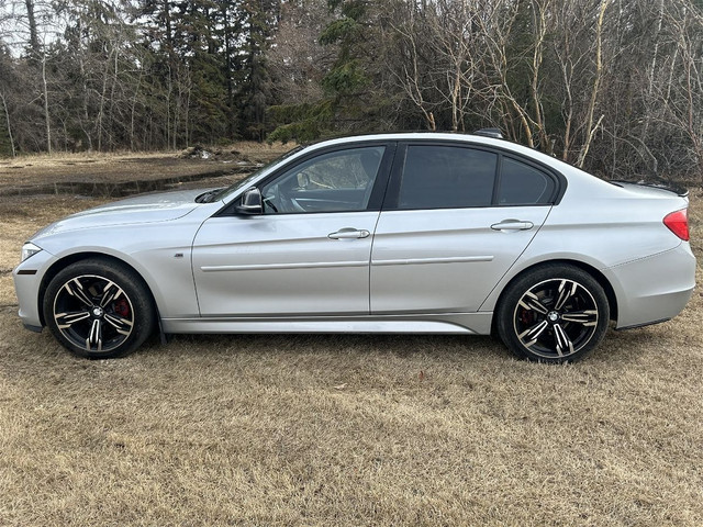 2013 BMW 3-Series 320i xDrive in Cars & Trucks in Edmonton - Image 2