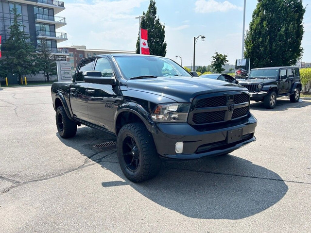 2018 Ram 1500 EXPRESS | BIG TIRES AND RIMS | CREW | V8 HEMI | in Cars & Trucks in Oakville / Halton Region