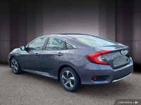 La Honda Civic LX 2021 est une berline compacte qui allie efficacité énergétique, confort et technol... (image 4)