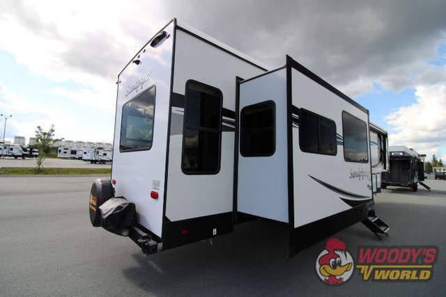 2023 FOREST RIVER SANDPIPER 3660MB in Travel Trailers & Campers in Abbotsford - Image 4